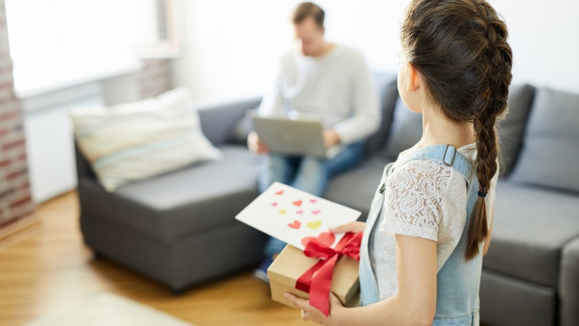 Pomysły na najlepszy prezent dla młodego taty