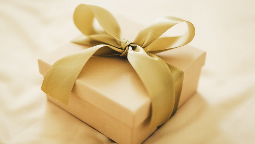 Jak zrobić kokardę ze wstążki, krok po kroku?