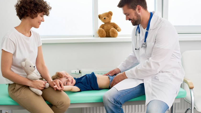 Ból brzucha u dziecka – jak sobie z nim poradzić?