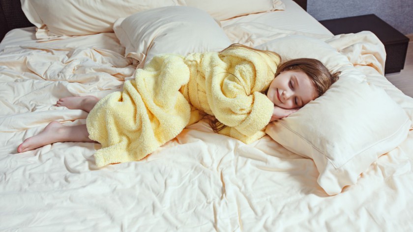 Jak nauczyć dziecko spać samemu w łóżeczku?