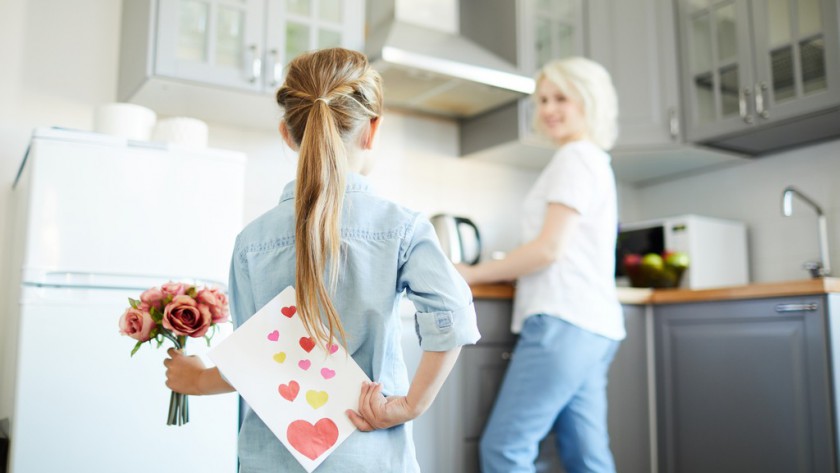 Pomysły na prezent dla młodej mamy