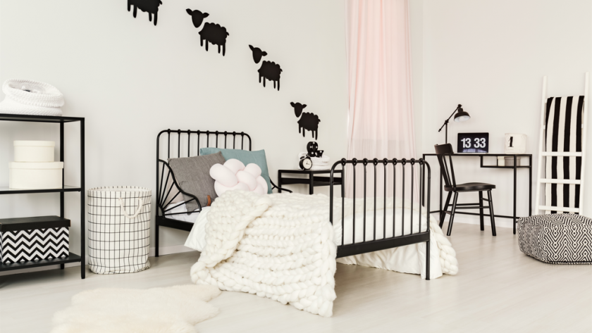 Niezwykłe naklejki ścienne z cytatami i symbolami – sprawdź co oferujemy